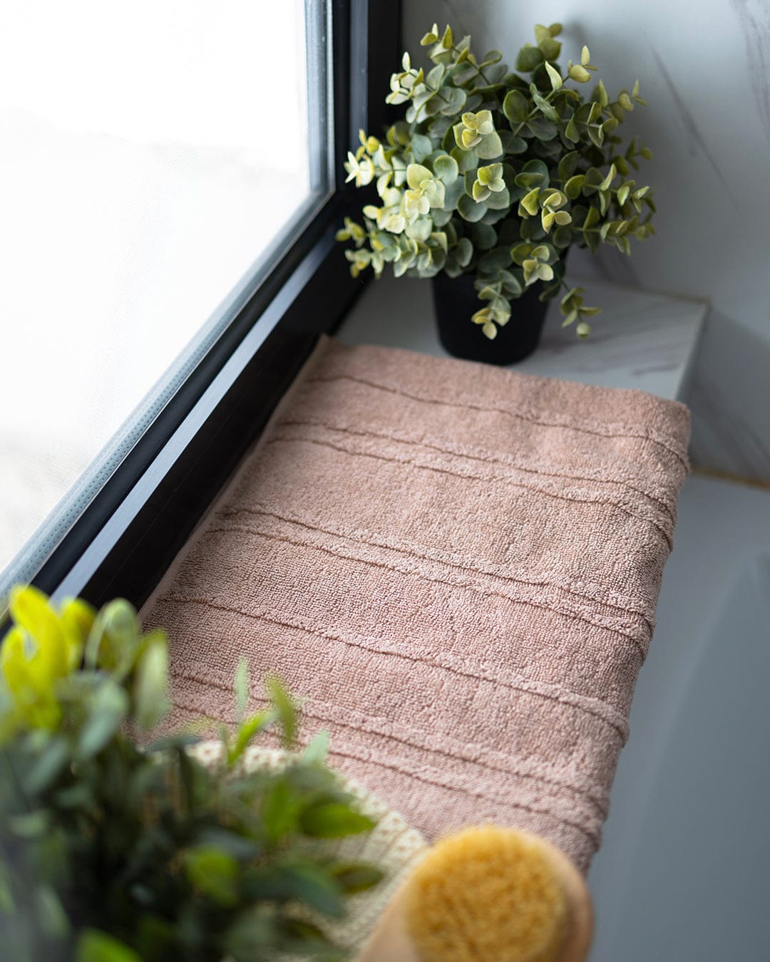 Divine Jacquard Towel 550GSM