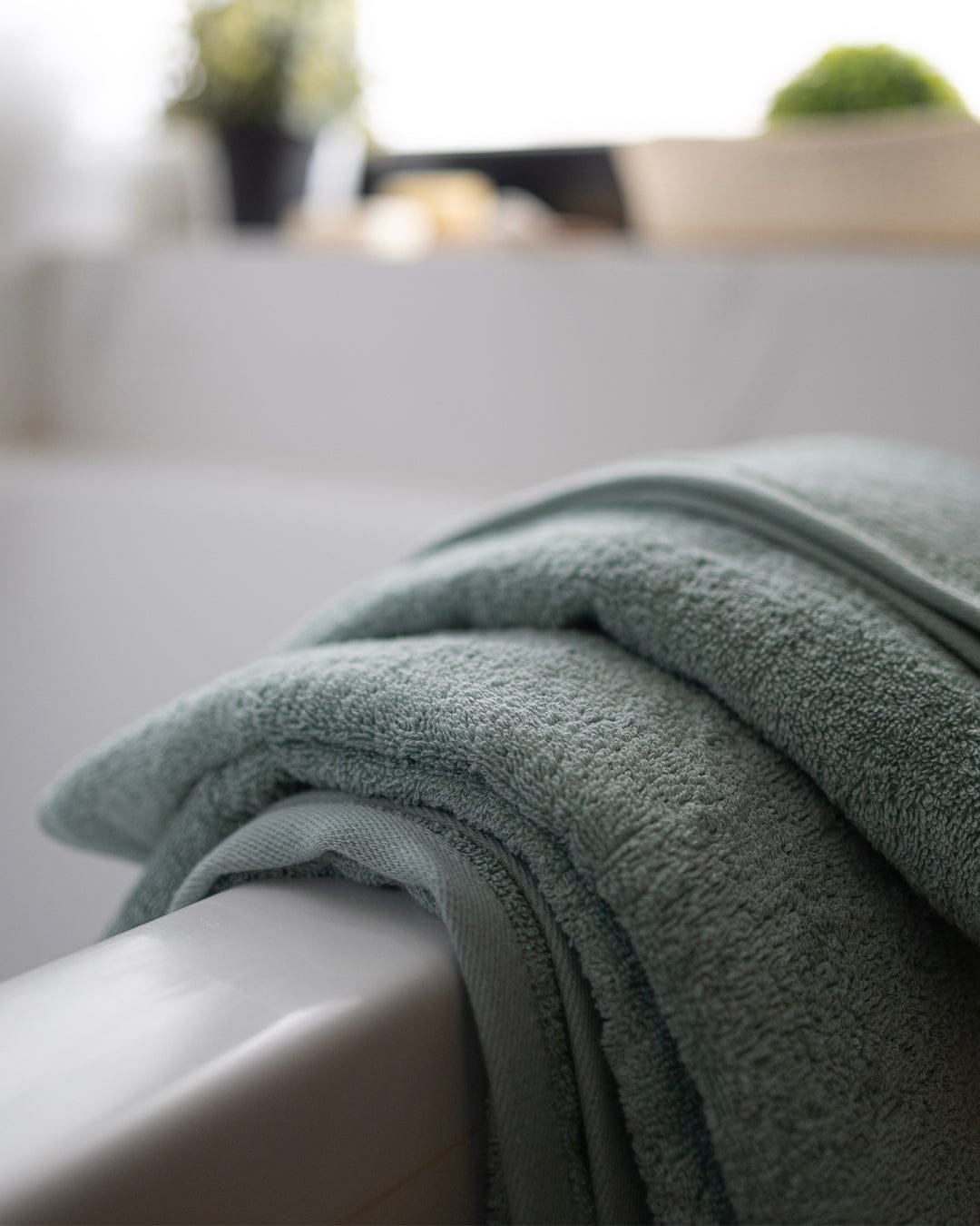 Plain Cotton Bath Towels 600 GSM – Soft & Absorbent