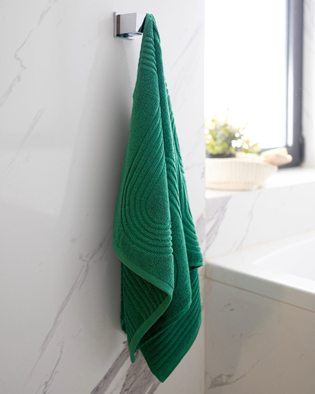 Zigzag Jacquard Towel 600 GSM