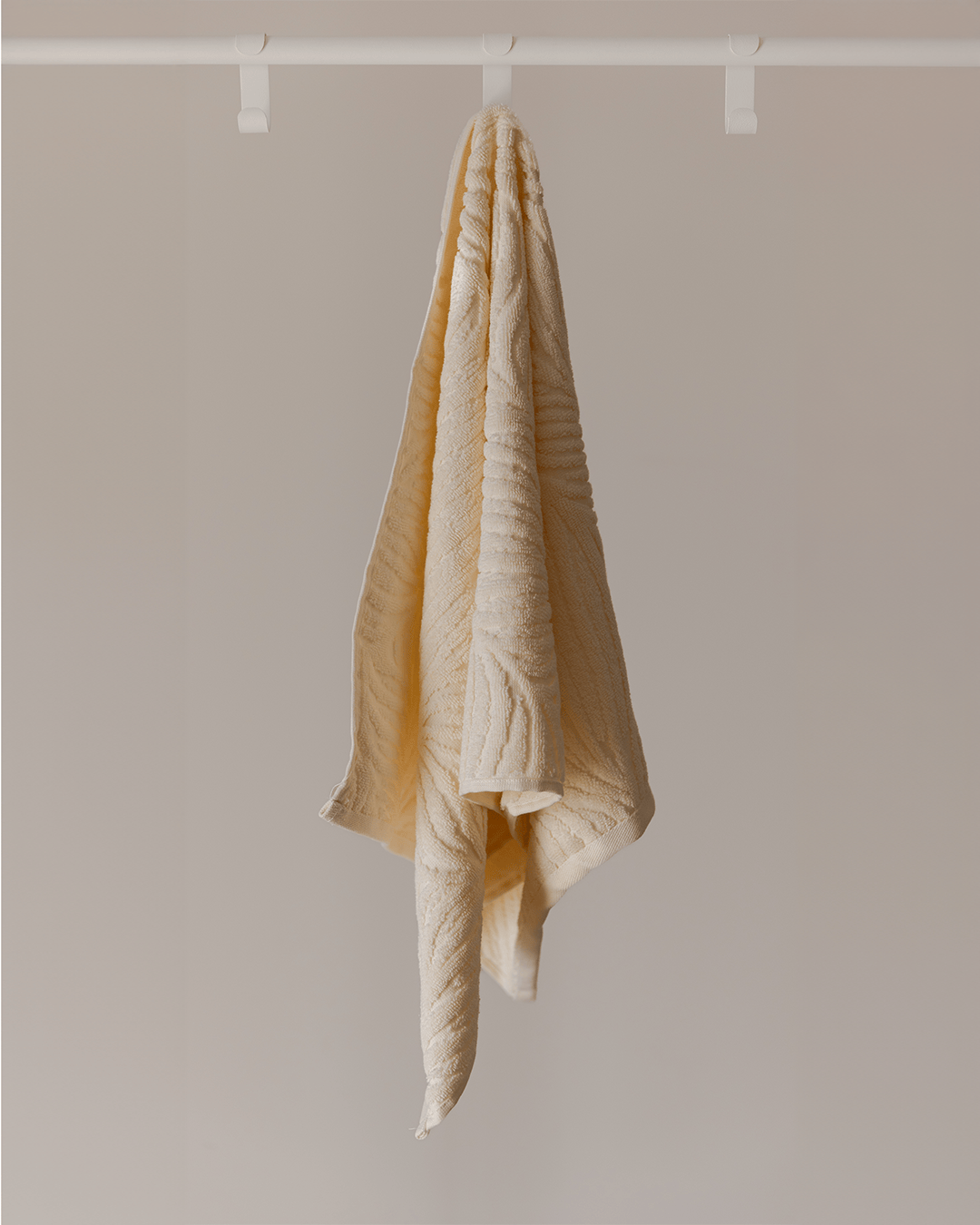 Vine Jacquard Towel 600GSM