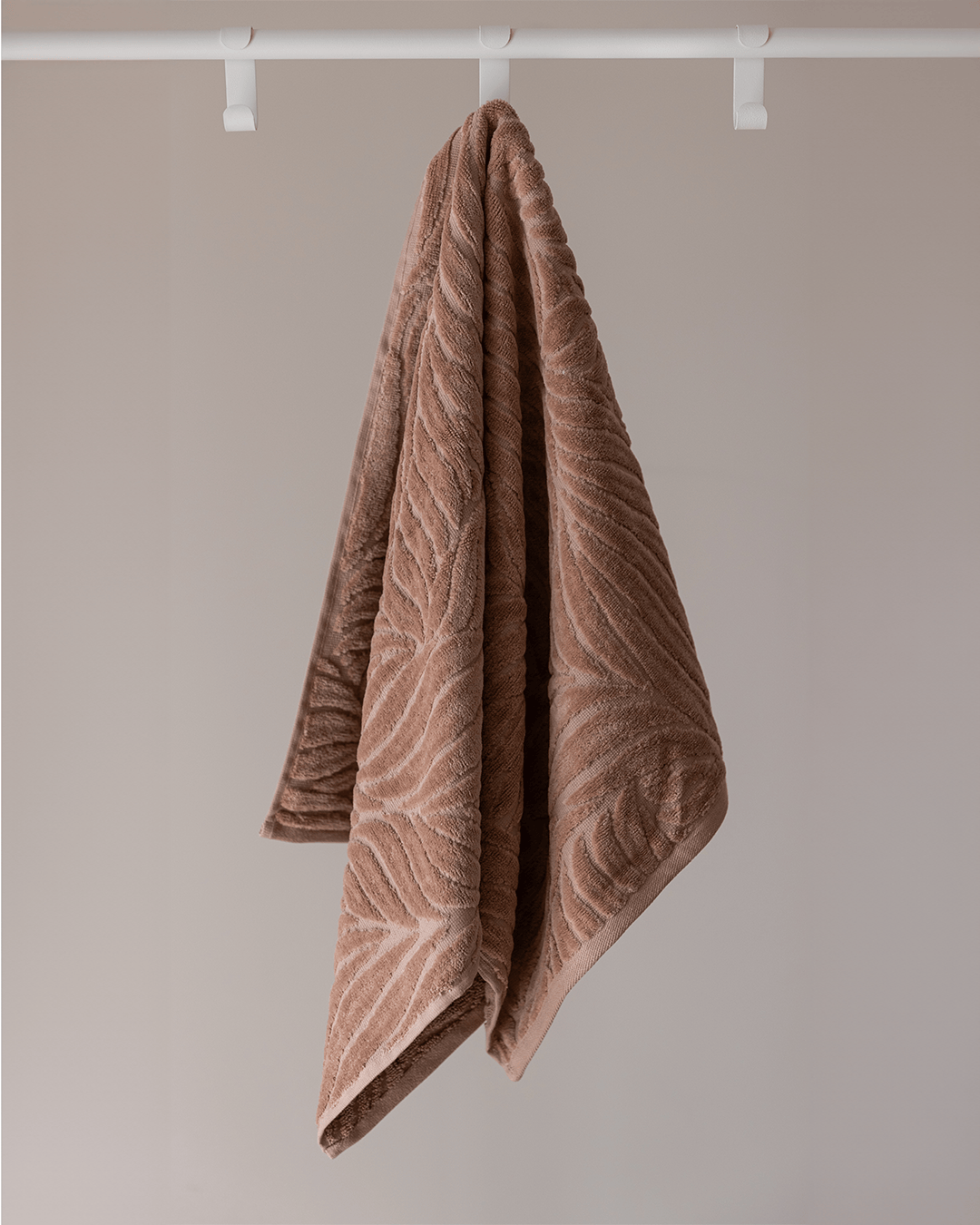 Vine Jacquard Towel 600GSM