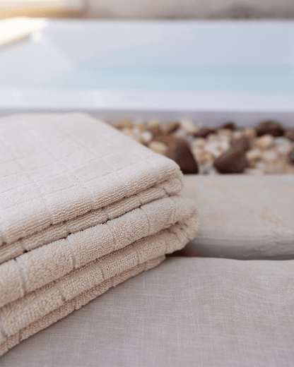 Grid Jacquard Towel 600 GSM