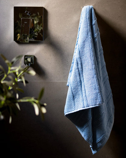 Divine Jacquard Towel 550GSM