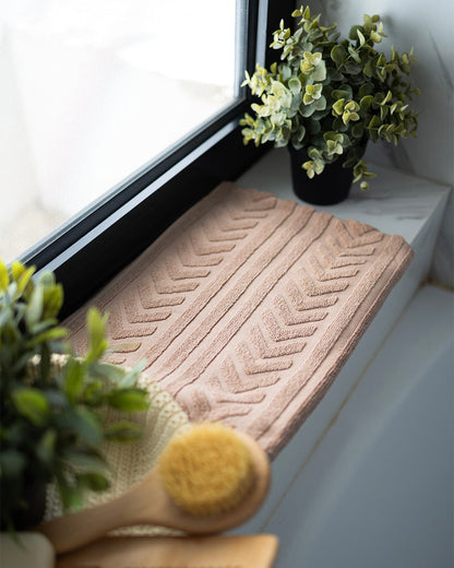 Streams Jacquard Towel 600 GSM