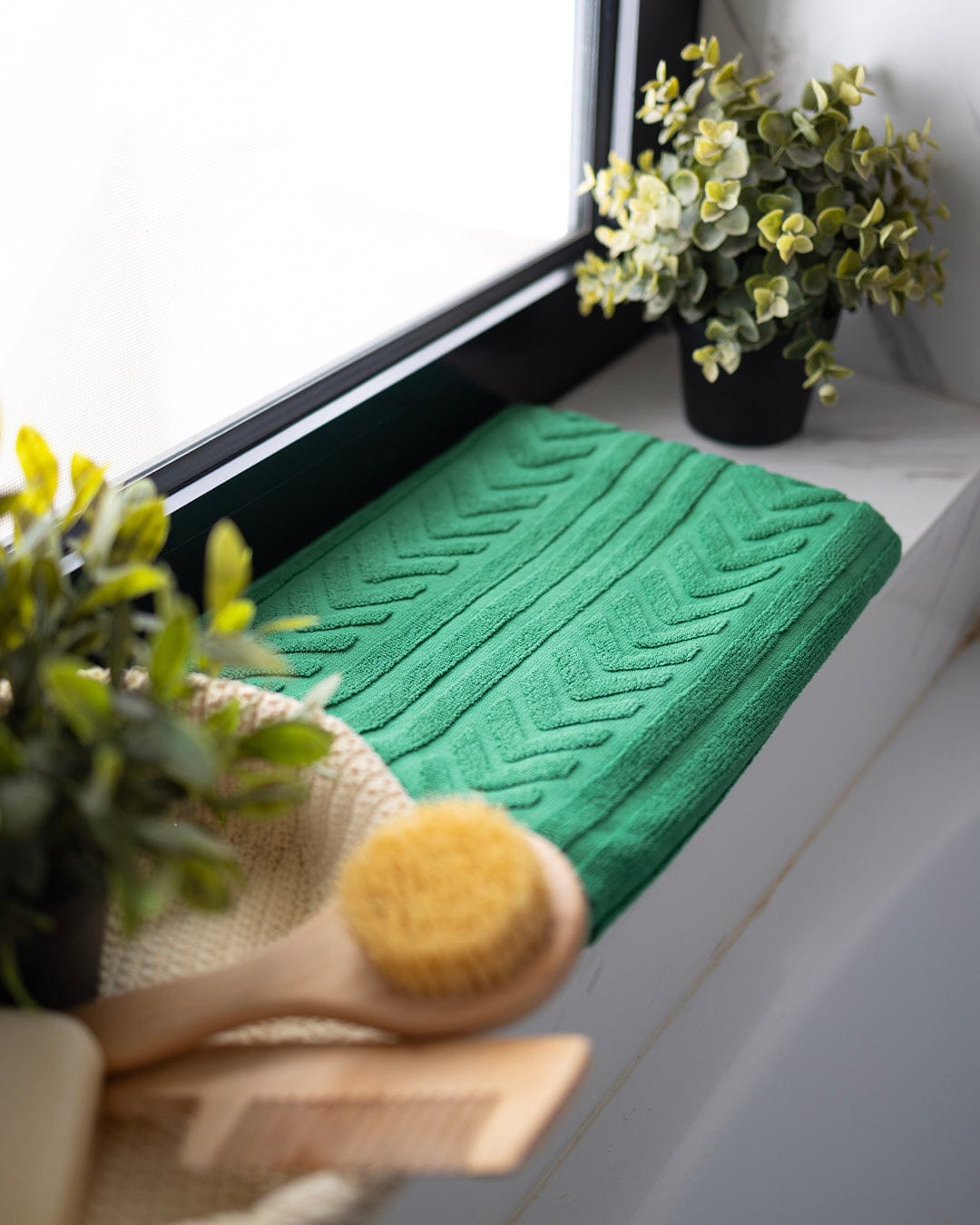 Streams Jacquard Towel 600 GSM