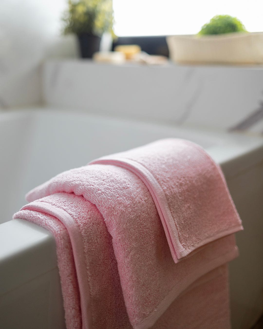 Plain Cotton Bath Towels 600 GSM – Soft & Absorbent
