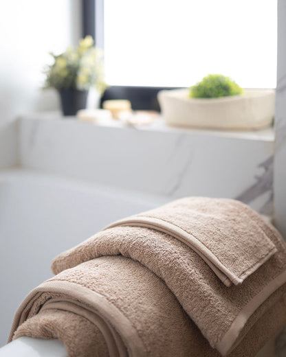Plain Cotton Bath Towels 600 GSM – Soft & Absorbent