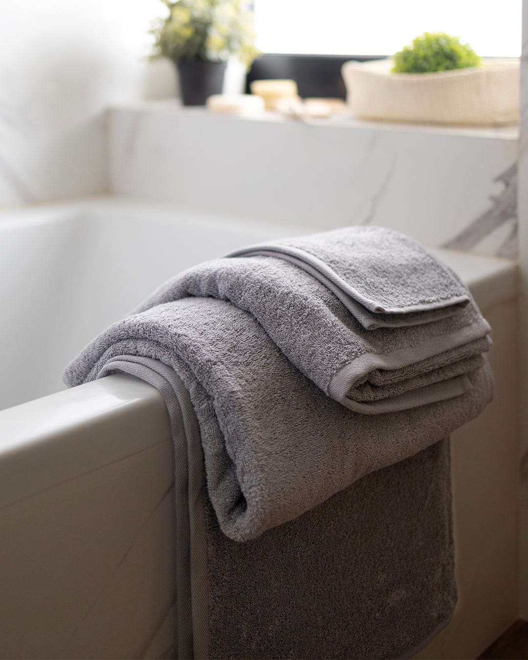 Plain Cotton Bath Towels 600 GSM – Soft & Absorbent