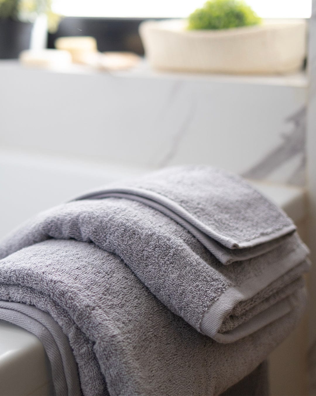Plain Cotton Bath Towels 600 GSM – Soft & Absorbent