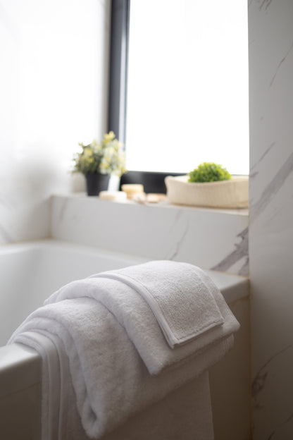 Plain Cotton Bath Towels 600 GSM – Soft & Absorbent