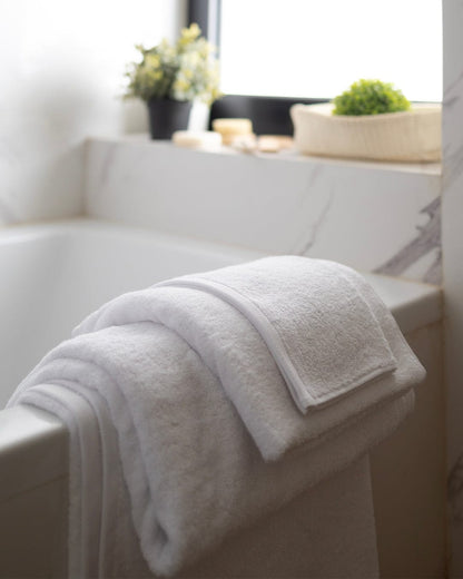 Plain Cotton Bath Towels 600 GSM – Soft & Absorbent