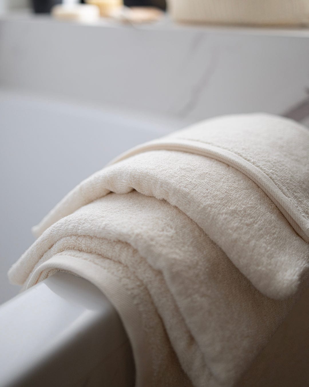 Plain Cotton Bath Towels 600 GSM – Soft & Absorbent