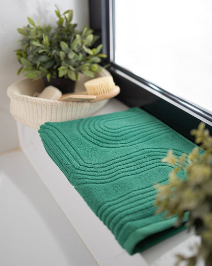 Zigzag Jacquard Towel 600 GSM