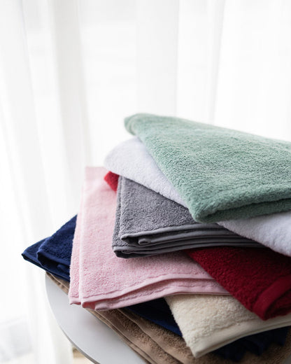 Plain Cotton Bath Towels 600 GSM – Soft & Absorbent