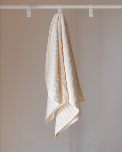 Dashes Jacquard Towel 550GSM
