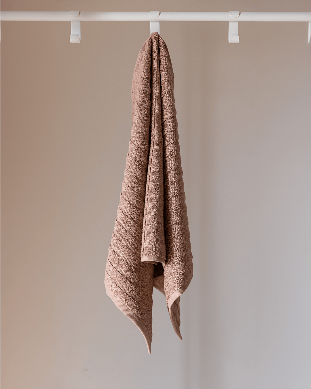 Dashes Jacquard Towel 550GSM