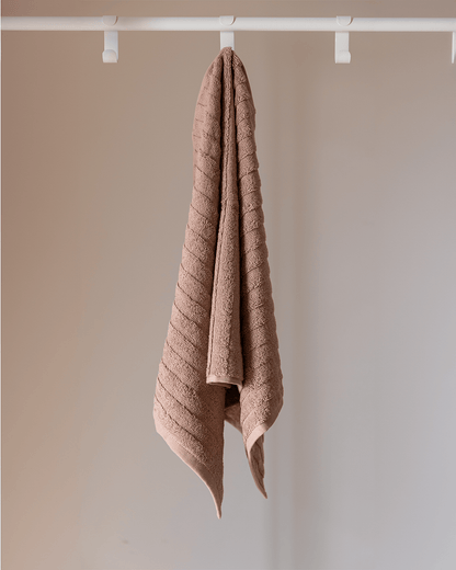 Dashes Jacquard Towel 550GSM