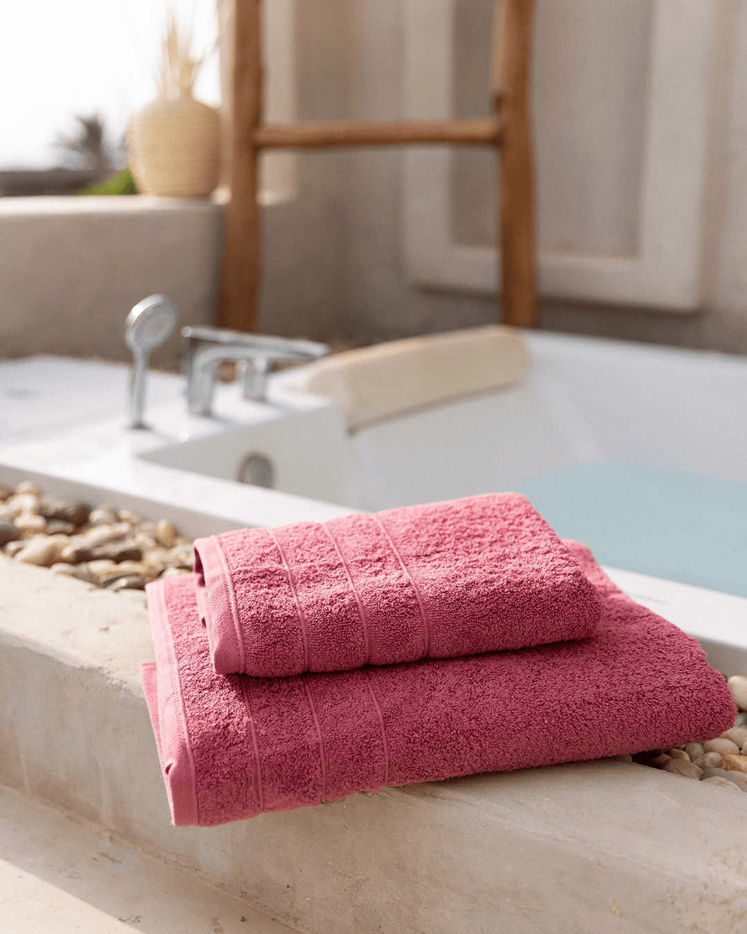 Essential Trim Towel 600 GSM